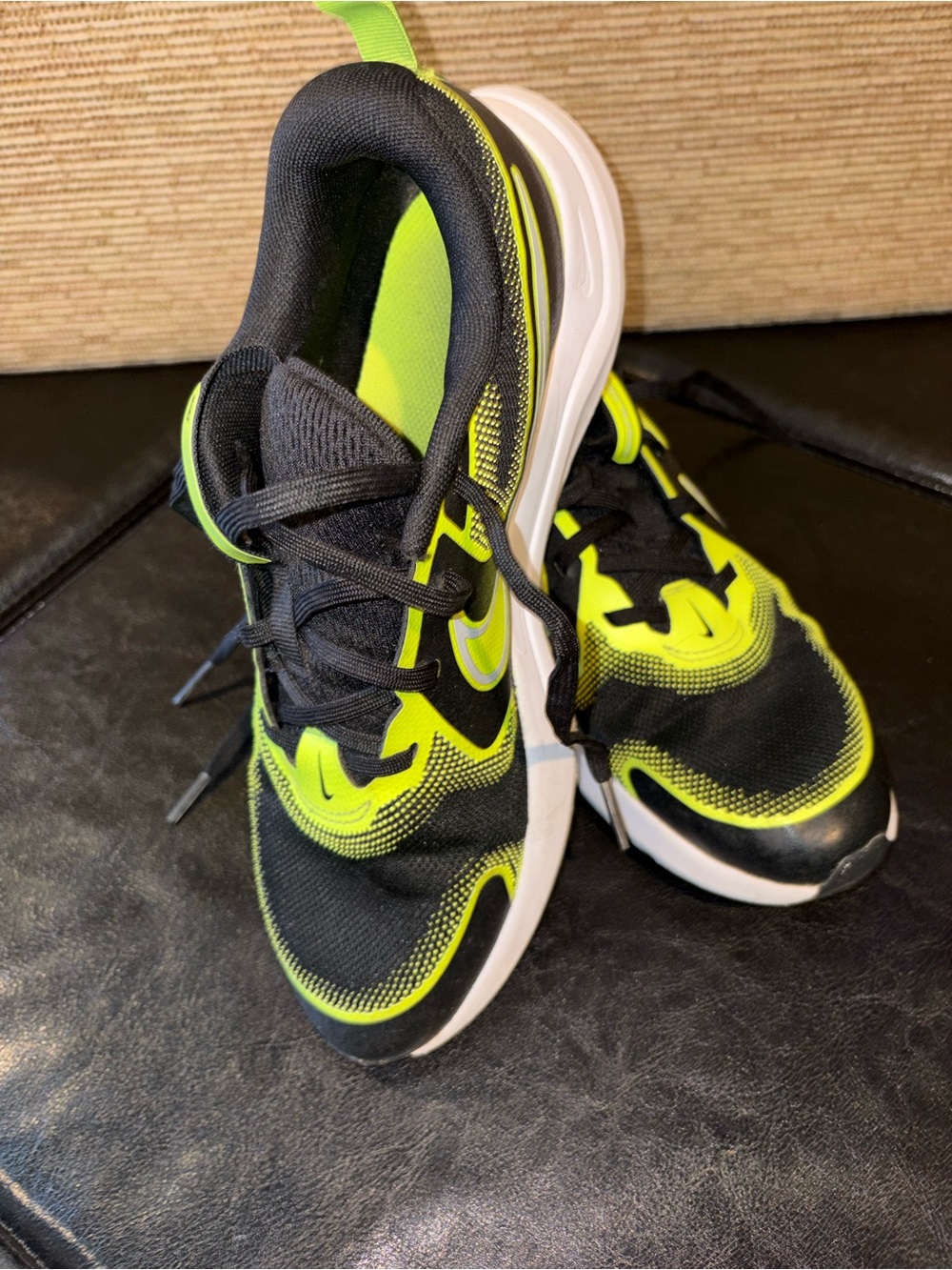 Nike Kids Black & Neon Green Athletic Sneakers 6.5Y